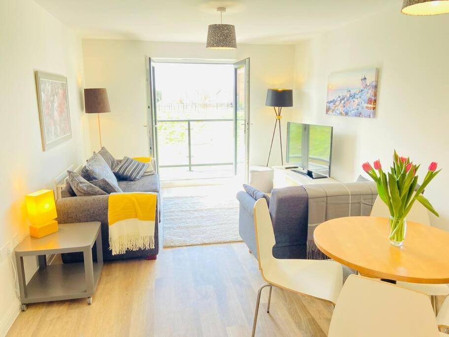 Beautiful, Brand New Apartment! Cheltenham Exterior photo