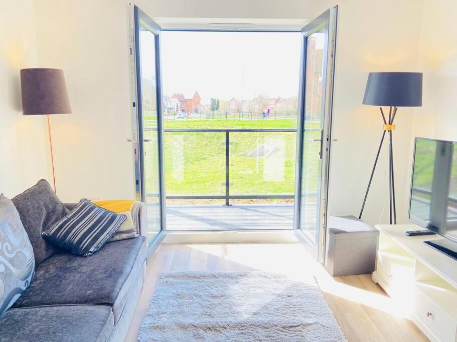 Beautiful, Brand New Apartment! Cheltenham Exterior photo